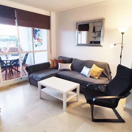 2Bdr Sunny Apartment With Pool And Private Parking In Benalmádena Exterior foto
